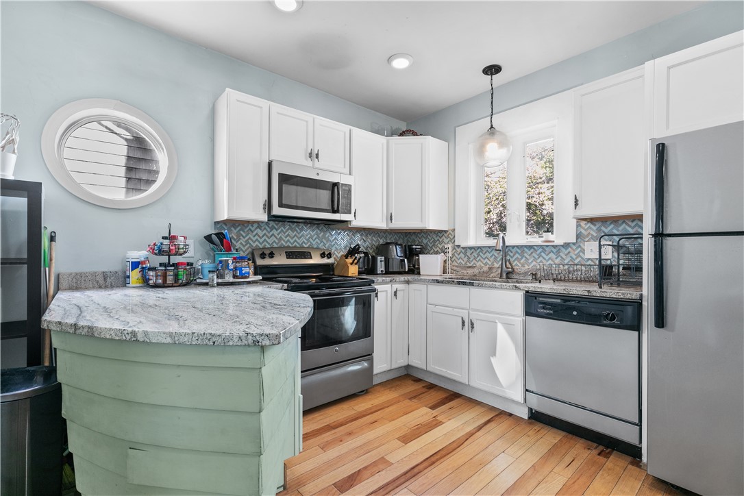 427 Spring Street, Unit 1 Newport, RI 02840 - Photo 1 of 20