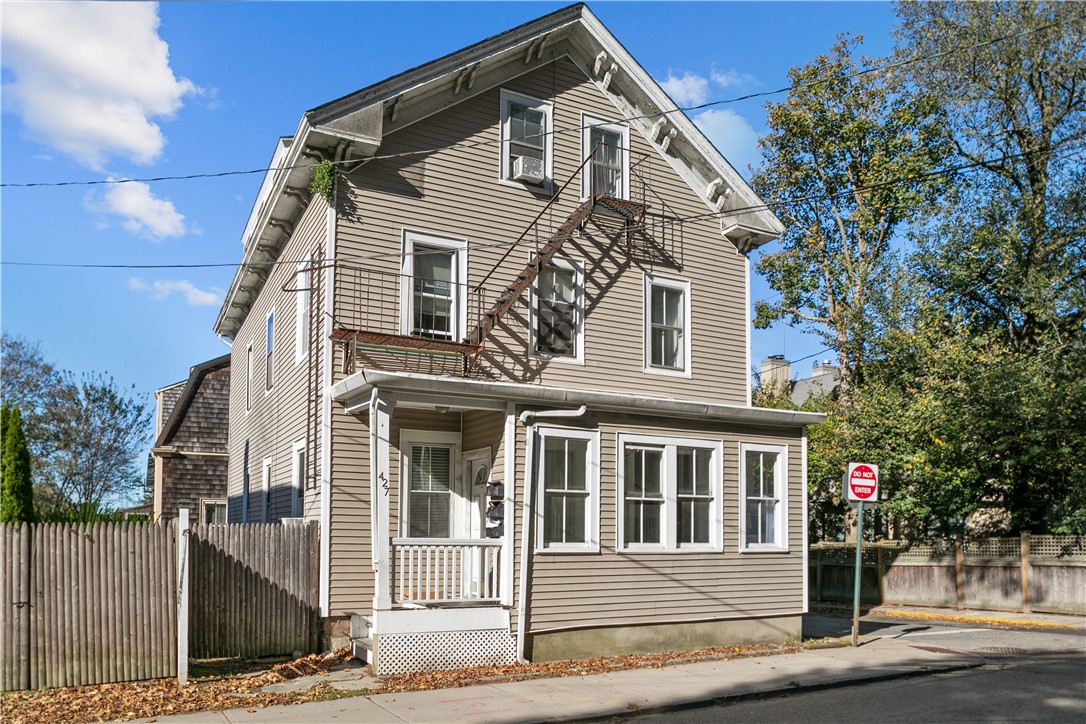 427 Spring Street, Unit 1 Newport, RI 02840 - Photo 2 of 20