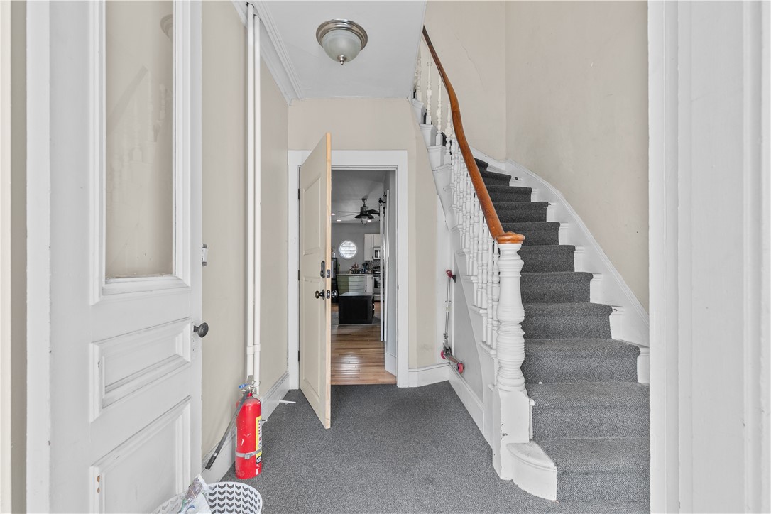 427 Spring Street, Unit 1 Newport, RI 02840 - Photo 3 of 20