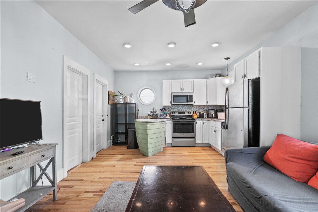 427 Spring Street, Unit 1 Newport, RI 02840 - Photo 5 of 20