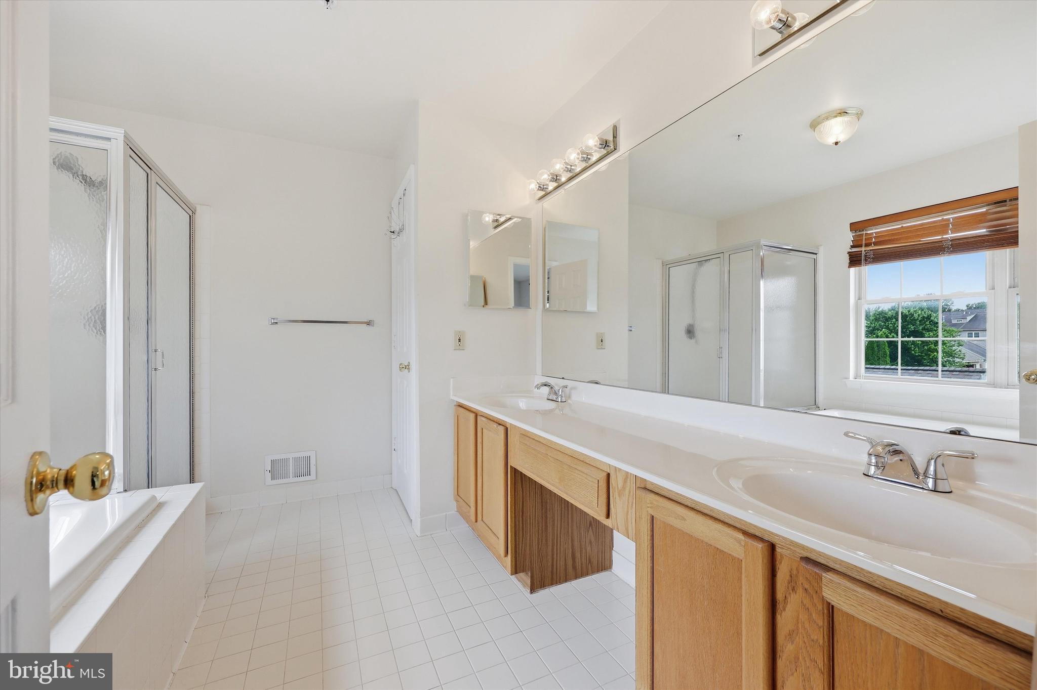 2237 Village Square Road Frederick, MD 21701 - Photo 21 of 43 Primary Bath