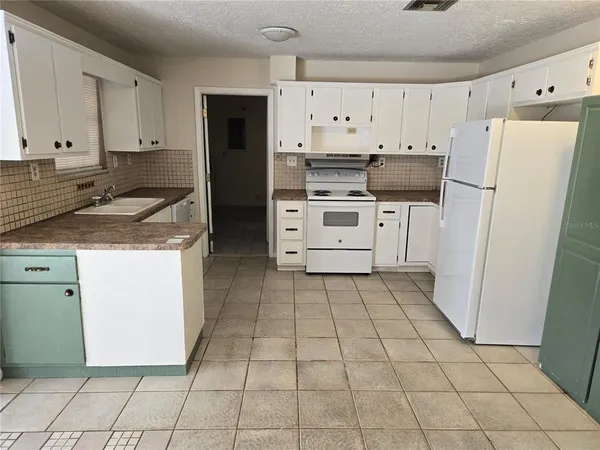 $1,700 | 503 Lewis Street, Fruitland Park, FL 34731