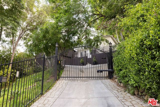 $2,200,000 | 7324 Woodrow Wilson Drive, Los Angeles, CA 90046