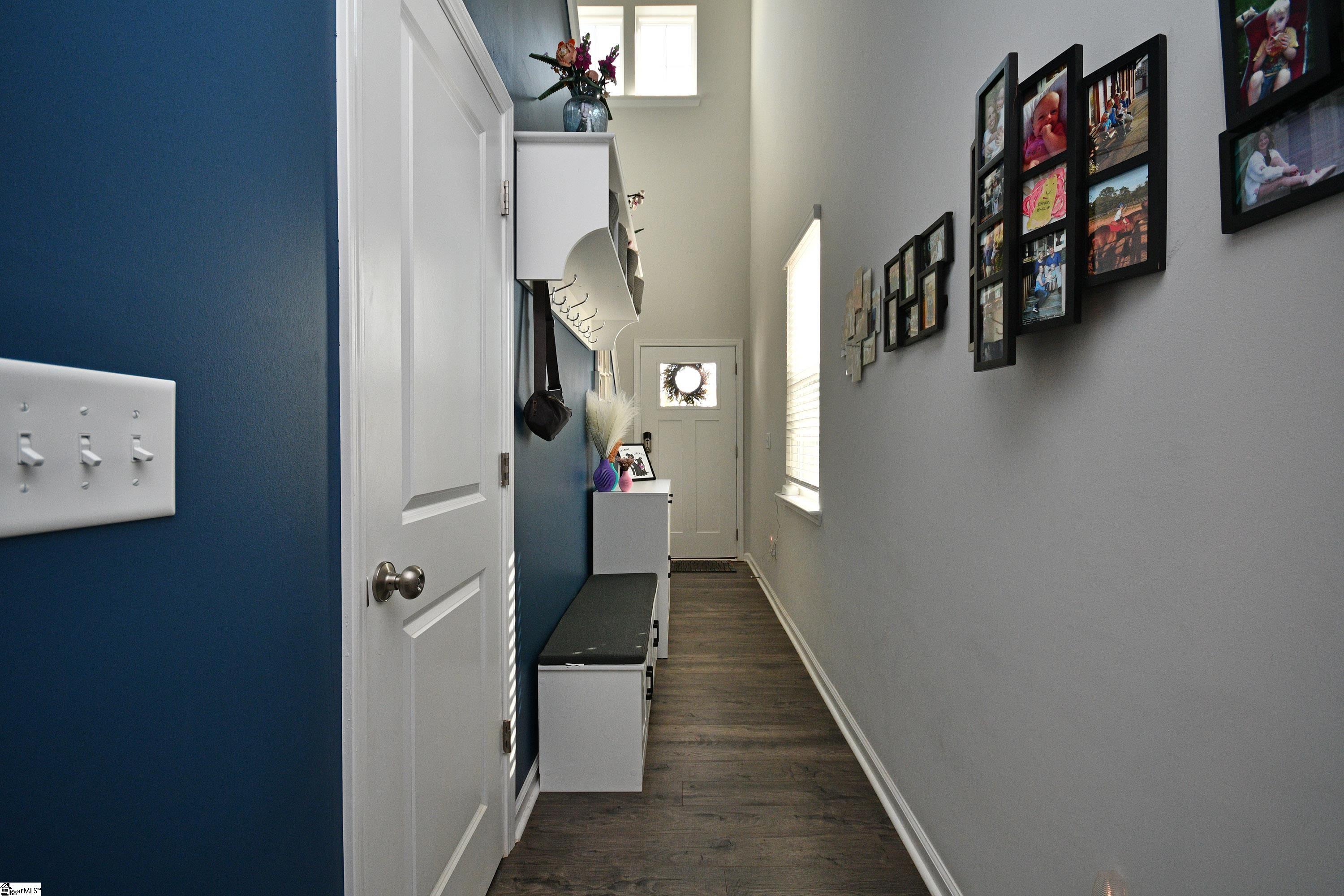 508 Poinsett Bridge Way Greenville, SC 29607 - Photo 3 of 39