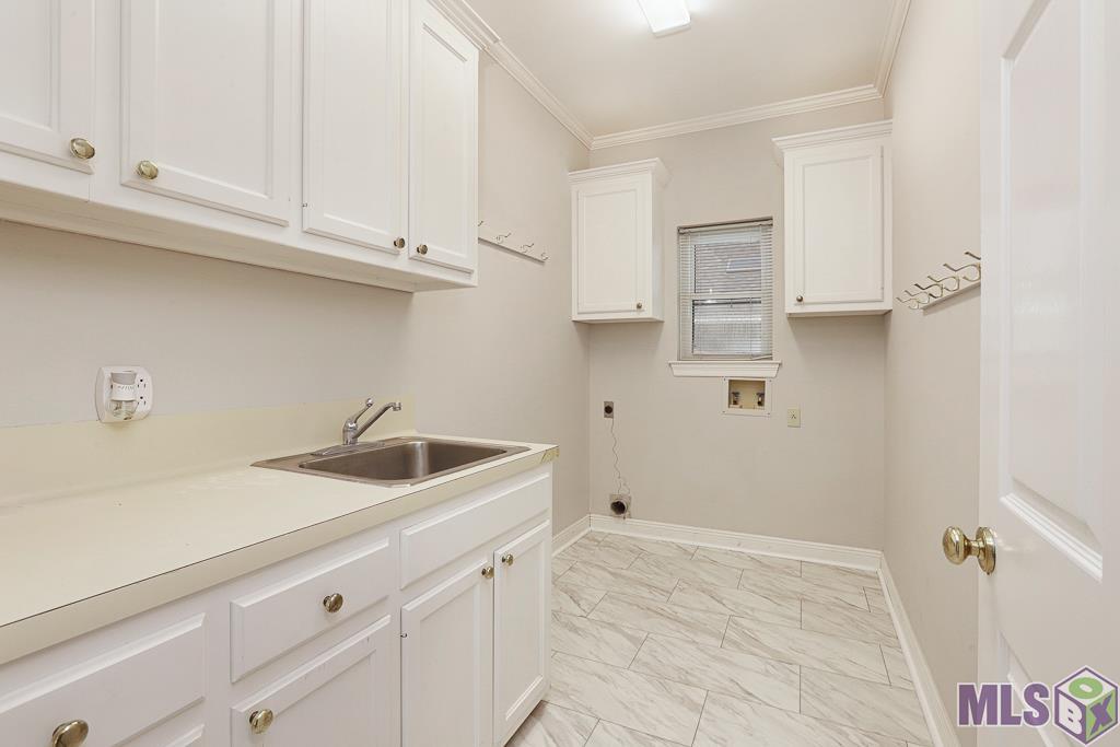 3314 Westervelt Avenue Baton Rouge, LA 70820 - Photo 19 of 22 Large Laundry Room with sink