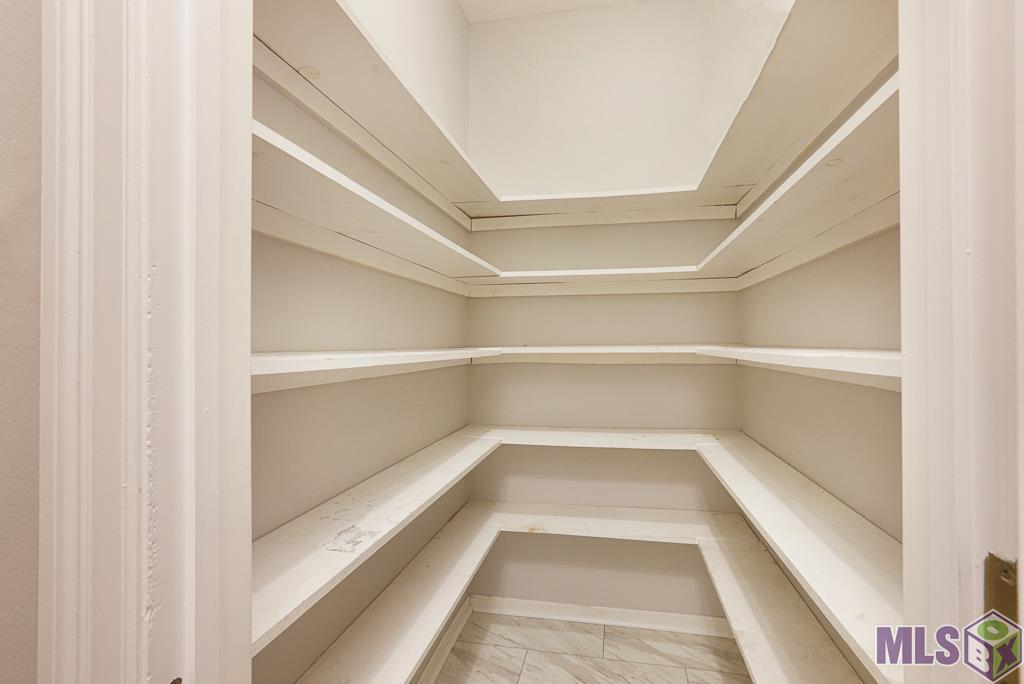 3314 Westervelt Avenue Baton Rouge, LA 70820 - Photo 10 of 22 Large Walk In Pantry