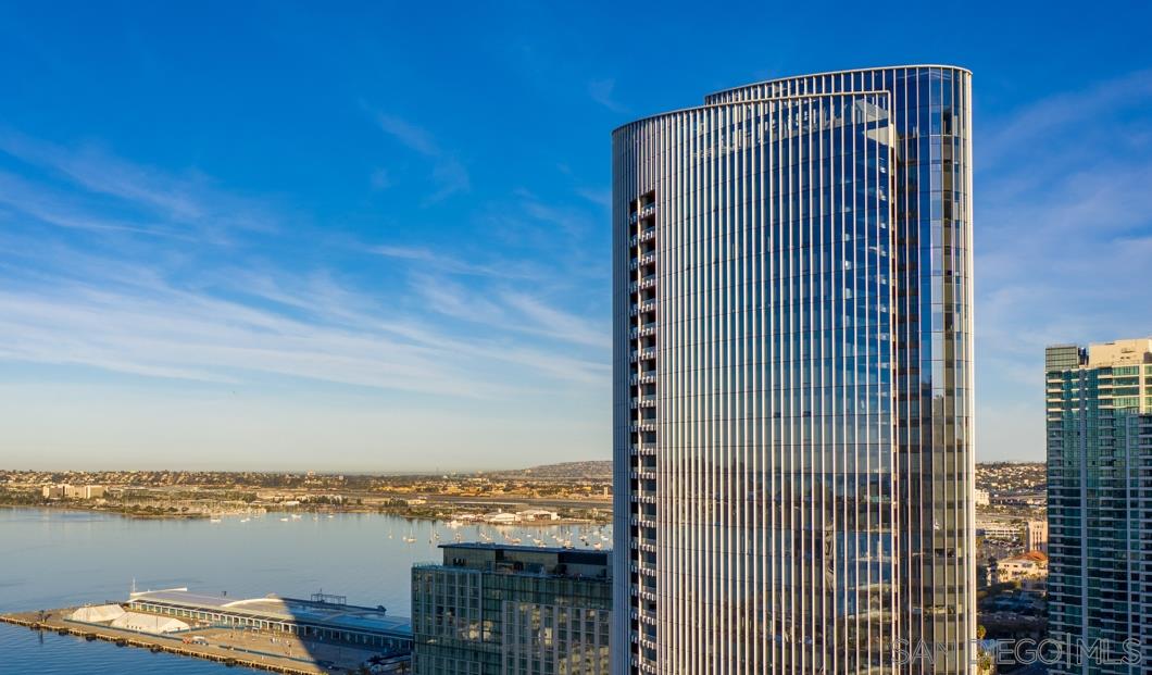 888 E Street, Unit 3502 San Diego, CA 92101 - Photo 35 of 35 a view of balcony with lake view and city view
