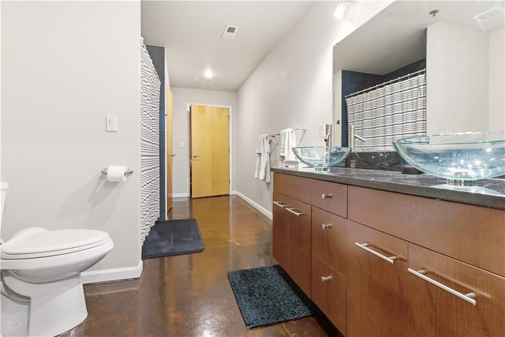 360 West Pershing Road, Unit 30 Kansas City, MO 64108 - Photo 15 of 28
