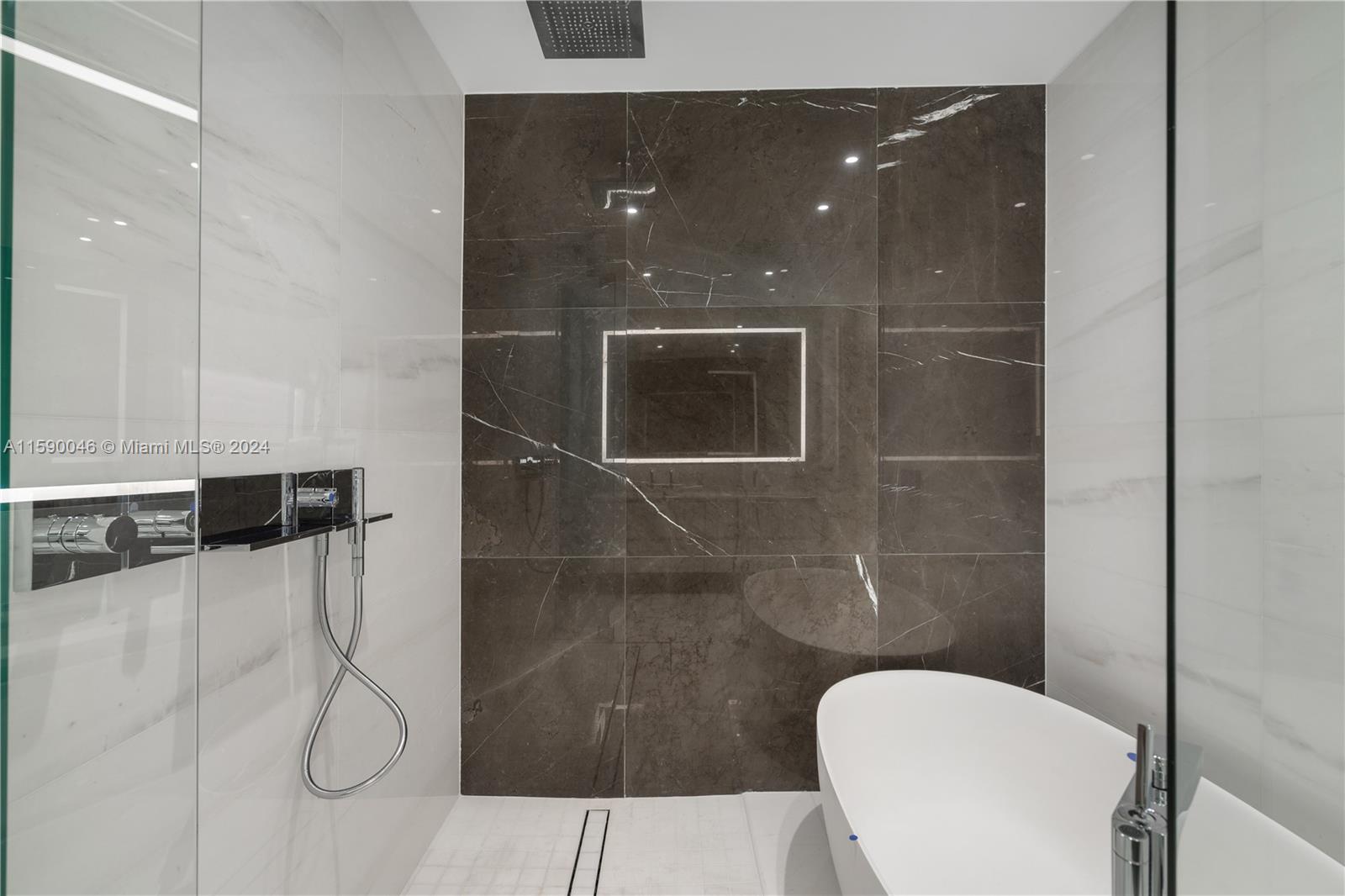 300 Biscayne Blvd Way, Unit 3105 Miami, FL 33131 - Photo 20 of 53 This bathroom is the epitome of luxury!
