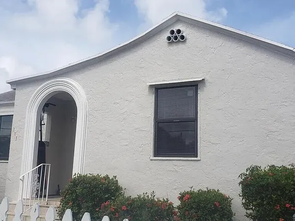 $679,900 | 711 Palm Beach Lakes Boulevard, West Palm Beach, FL 33401