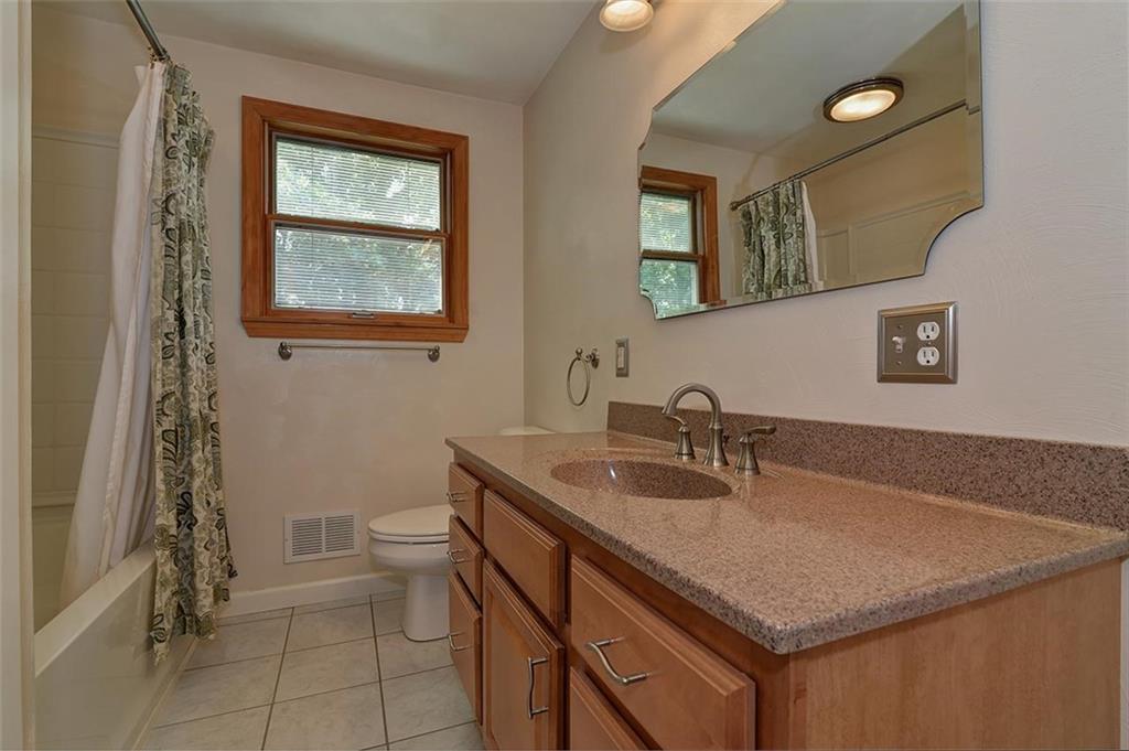 1061 Fiddleback Drive McKees Rocks, PA 15136 - Photo 13 of 20