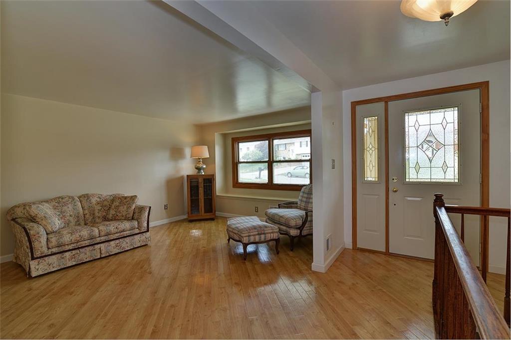 1061 Fiddleback Drive McKees Rocks, PA 15136 - Photo 3 of 20