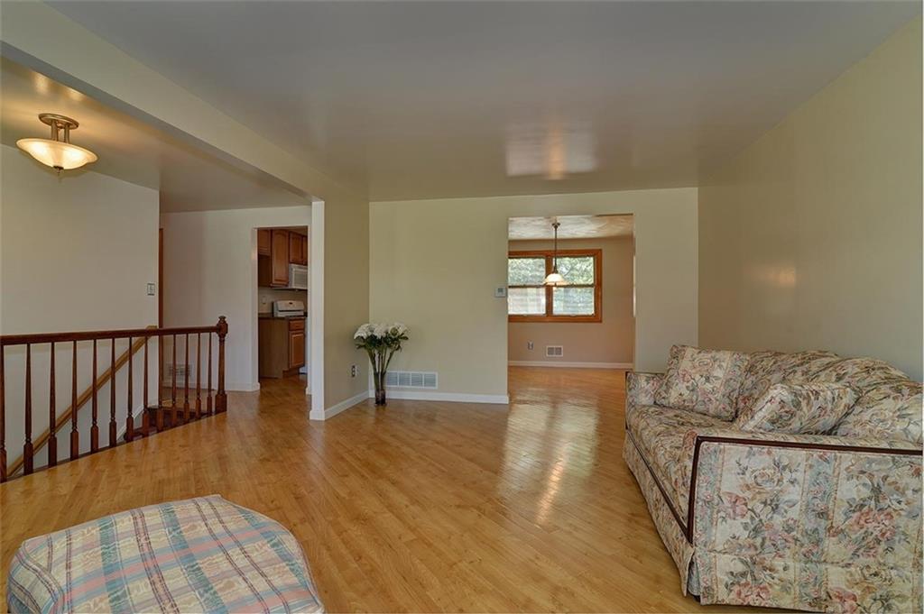 1061 Fiddleback Drive McKees Rocks, PA 15136 - Photo 5 of 20