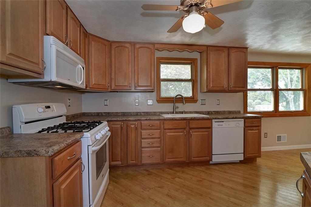1061 Fiddleback Drive McKees Rocks, PA 15136 - Photo 9 of 20