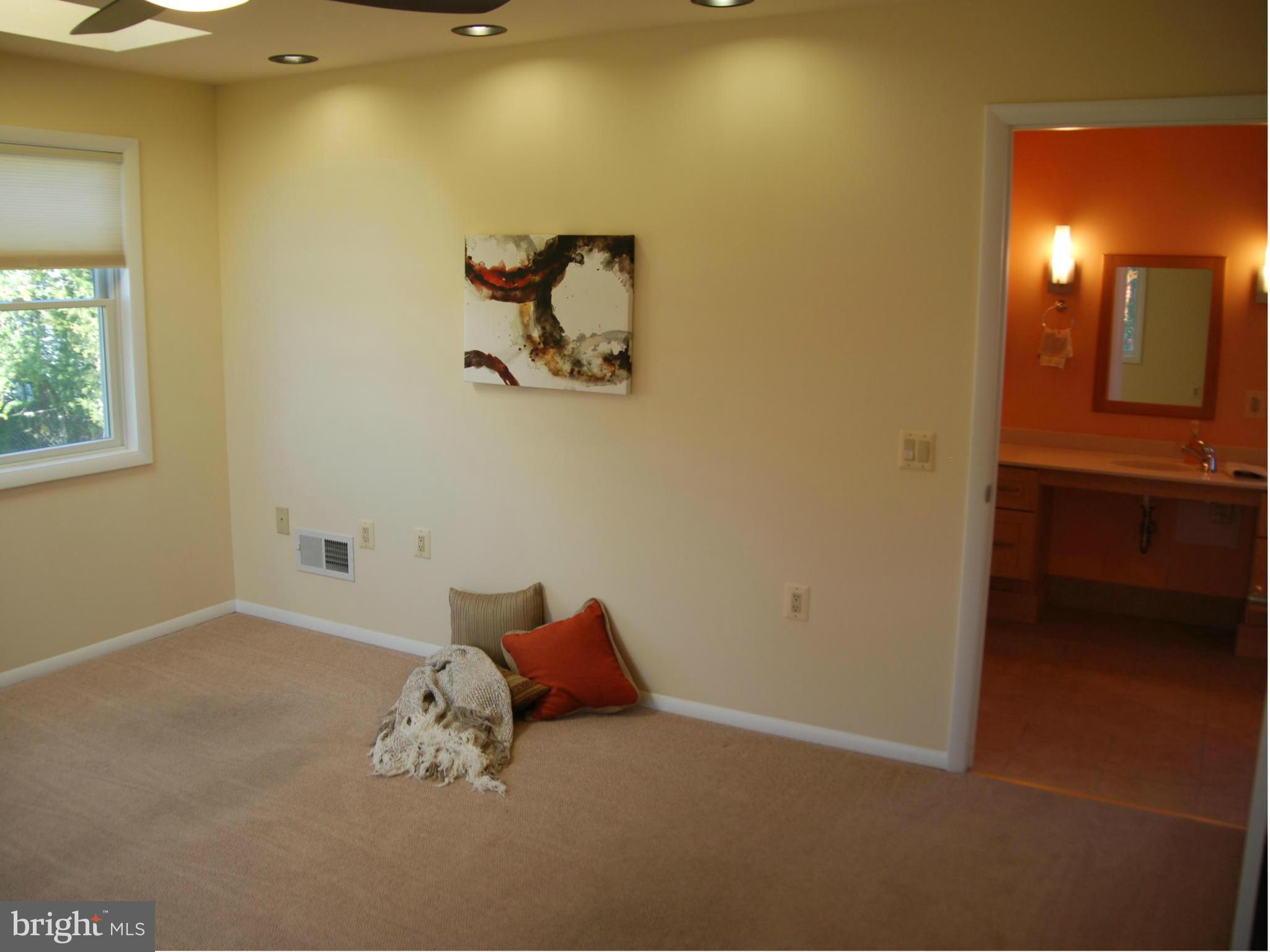 8112 Bullock Lane Springfield, VA 22151 - Photo 16 of 30 Heading into Main Level Bath Bedroom #5