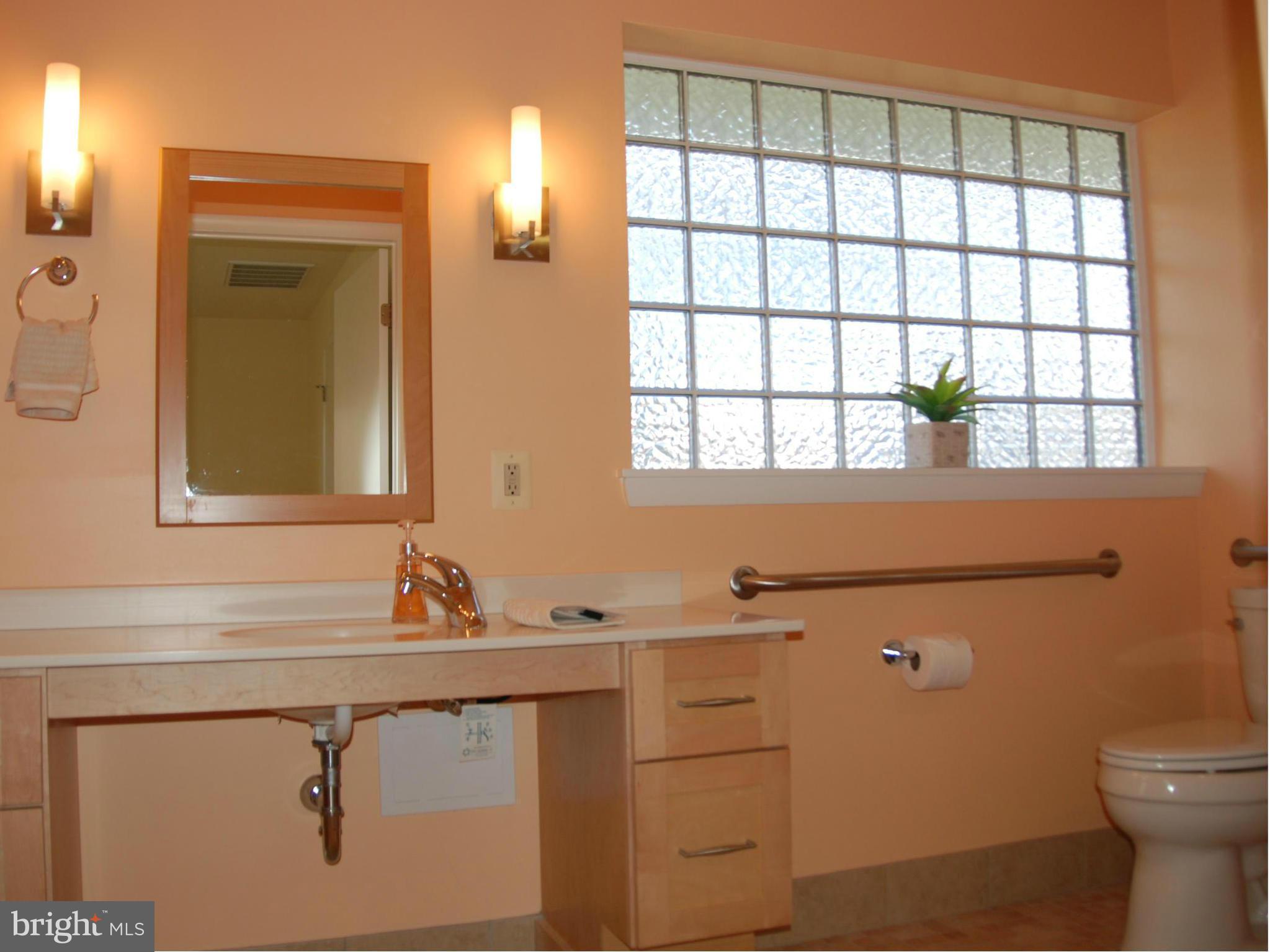 8112 Bullock Lane Springfield, VA 22151 - Photo 17 of 30 Main Level Bath of Bedroom #5