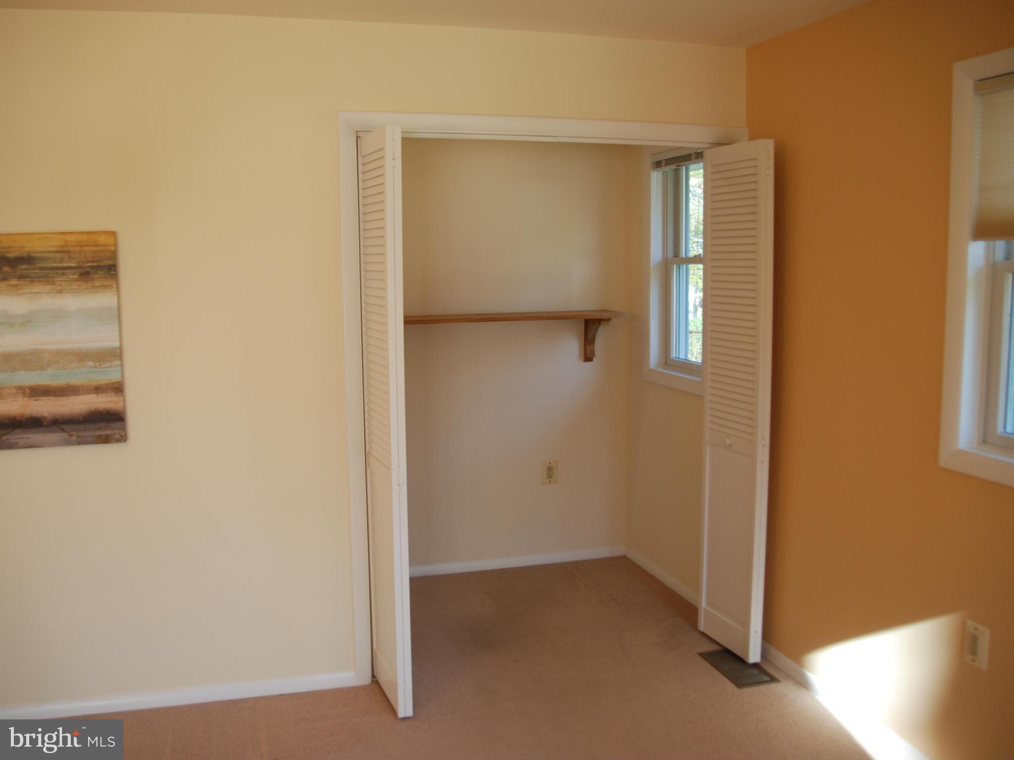 8112 Bullock Lane Springfield, VA 22151 - Photo 6 of 30 Office Nook in Dining Room