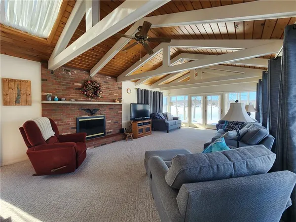 $749,900 | 224 Latonka Drive, Mercer, PA 16137