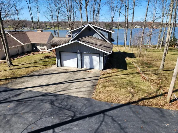 $749,900 | 224 Latonka Drive, Mercer, PA 16137