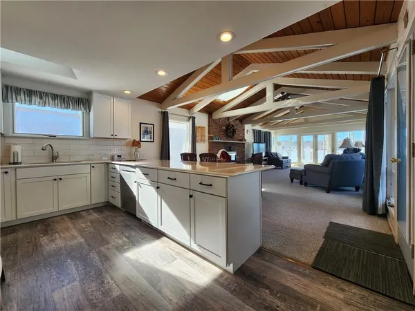 $749,900 | 224 Latonka Drive, Mercer, PA 16137