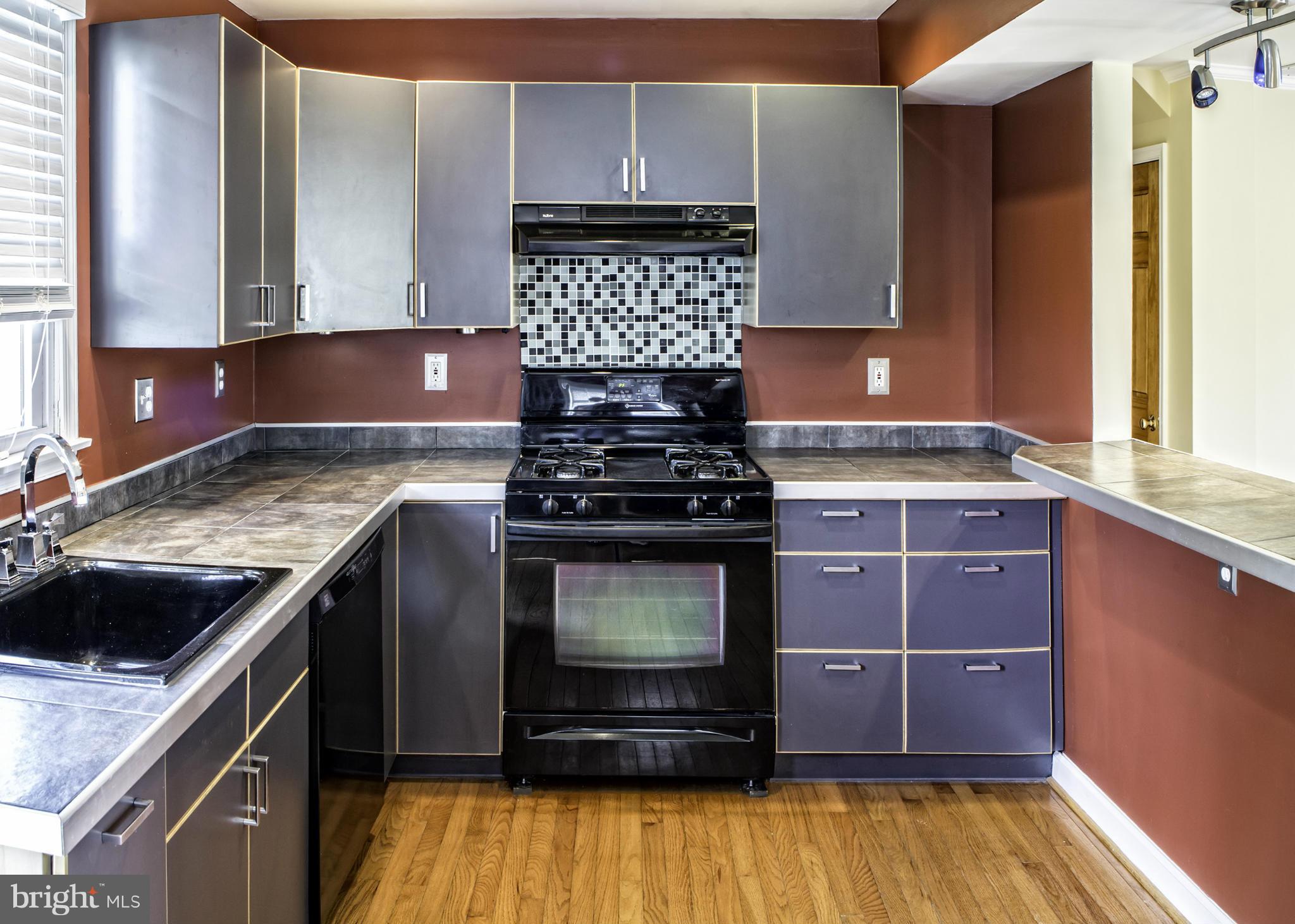 3426 Cornwall Road Baltimore, MD 21222 - Photo 5 of 16 Kitchen
