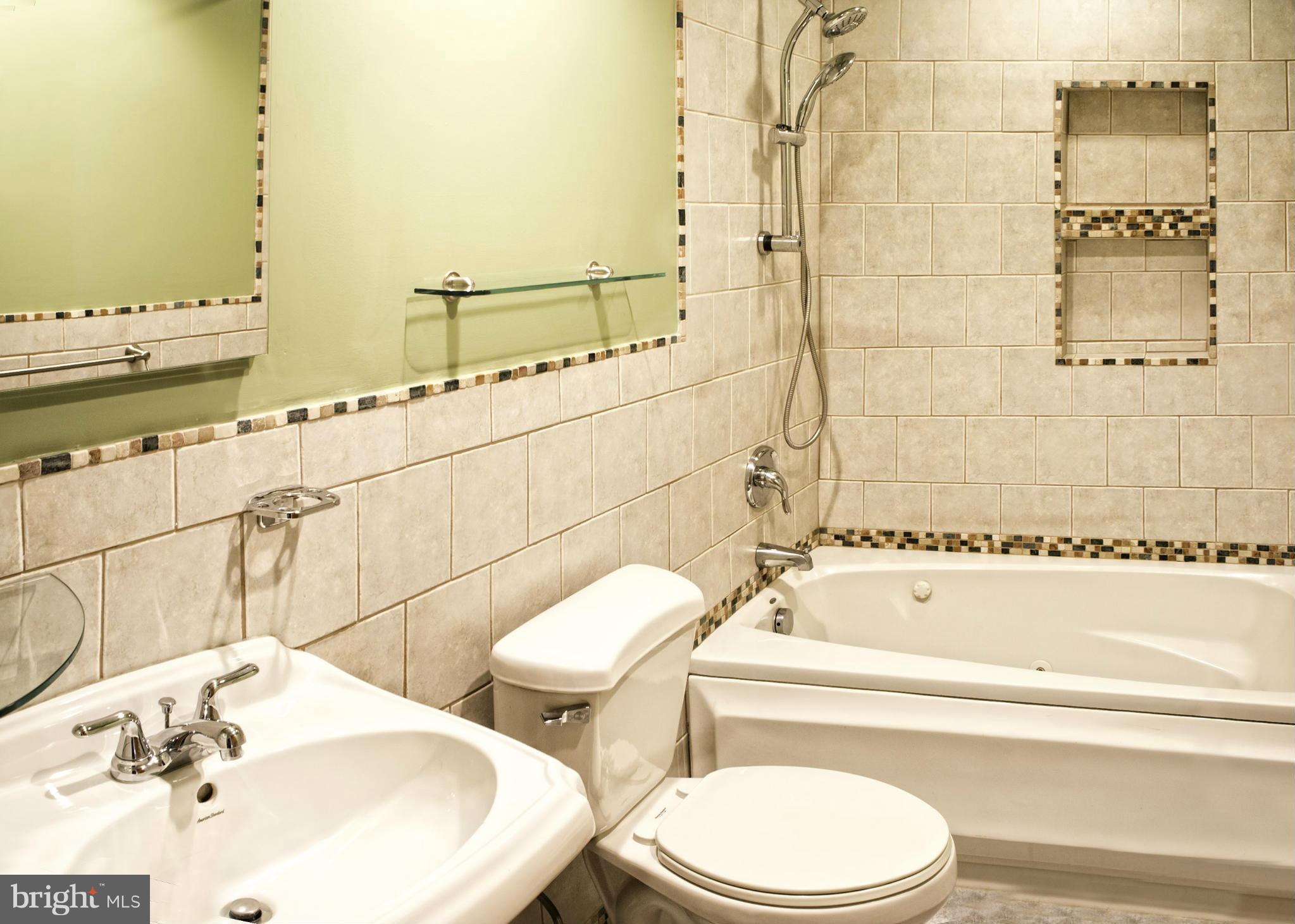 3426 Cornwall Road Baltimore, MD 21222 - Photo 8 of 16 Bath