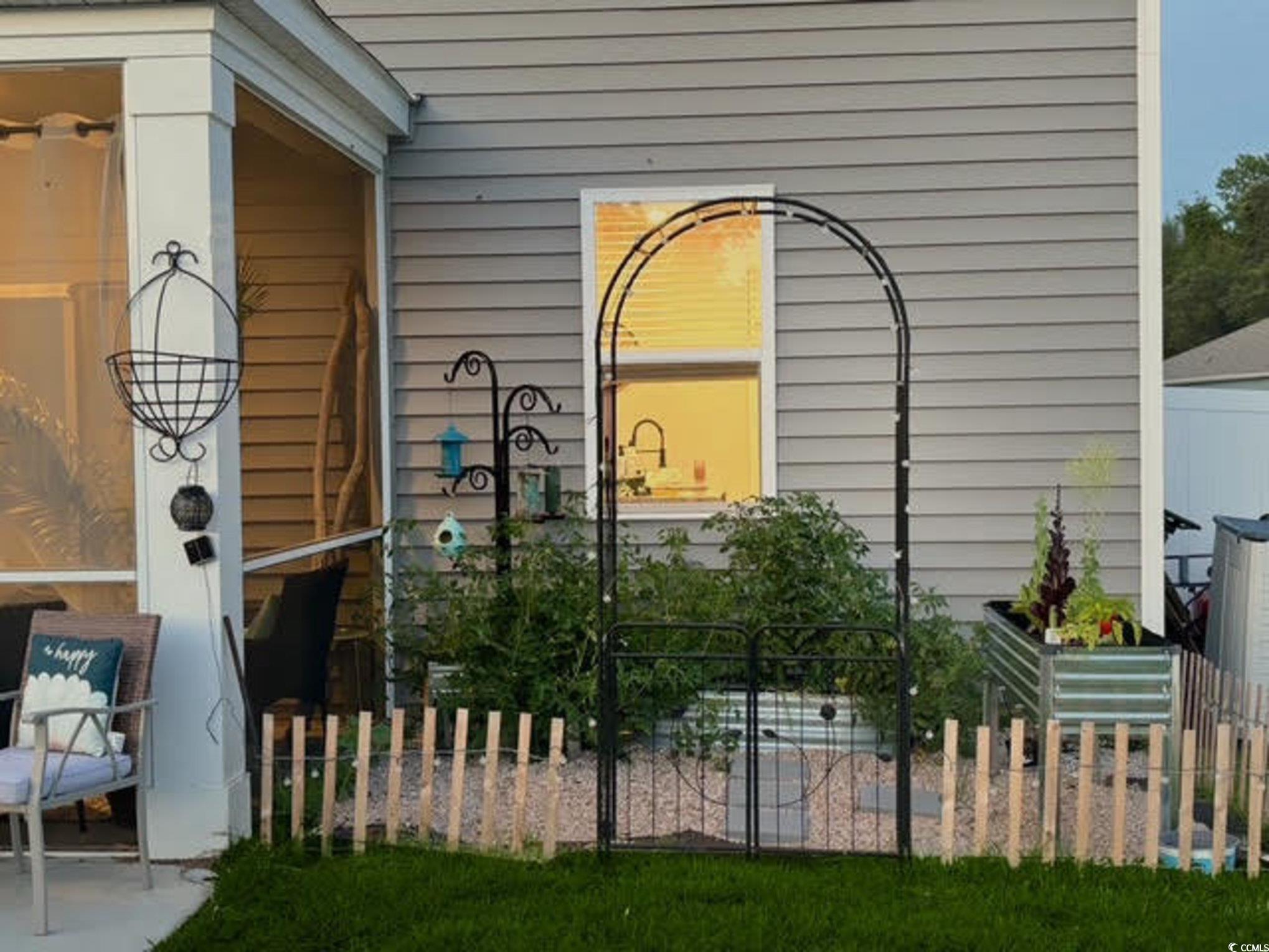 651 Choctaw Drive Conway, SC 29526 - Photo 32 of 37 Exterior view of a fenced front yard