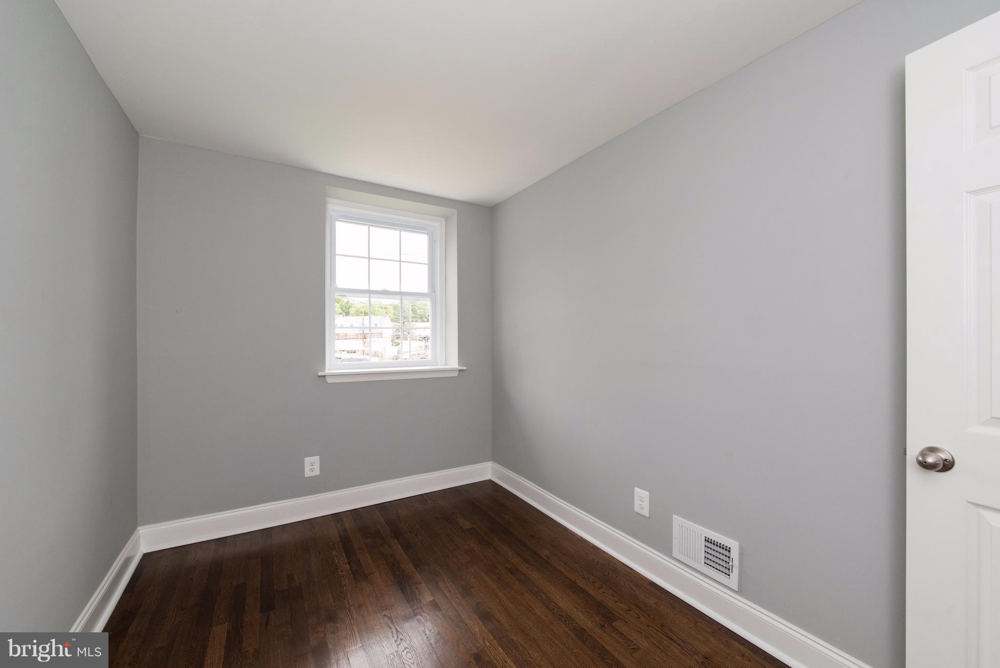 5233 Darien Road Baltimore, MD 21206 - Photo 22 of 30 3rd Bedroom