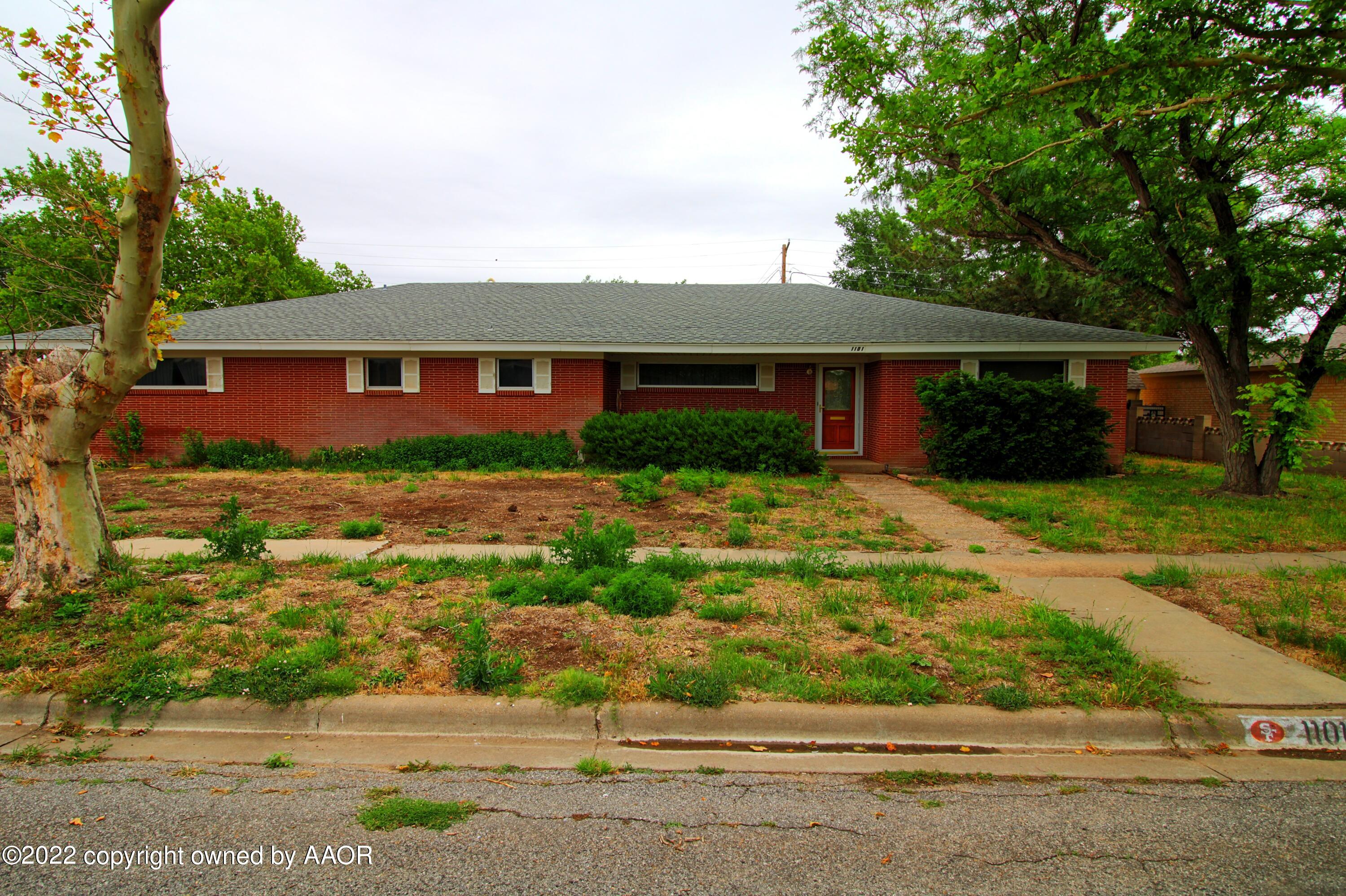 1101 South Indiana Street Perryton, TX 79070 - Photo 1 of 12 1101 front