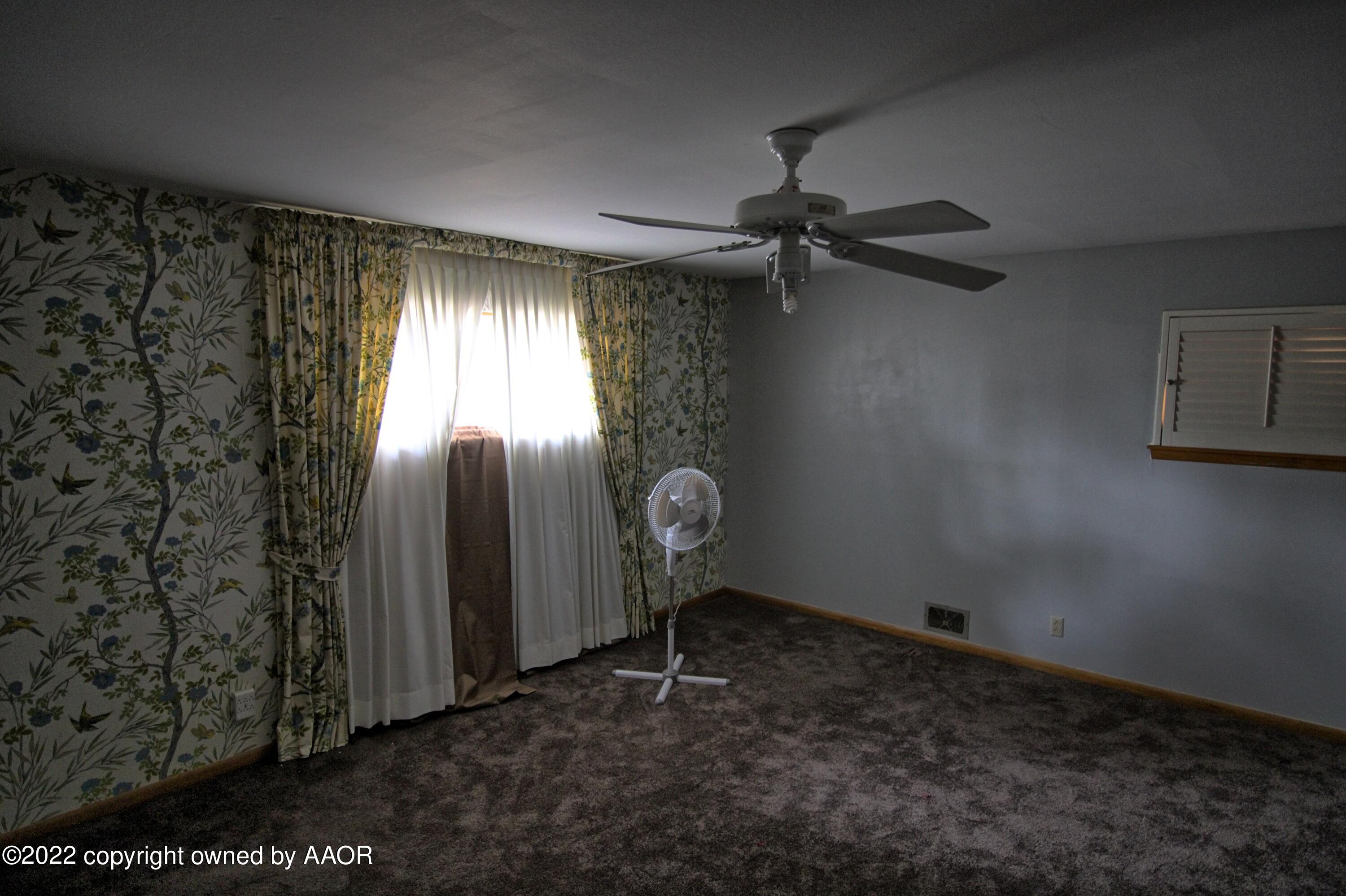 1101 South Indiana Street Perryton, TX 79070 - Photo 12 of 12 1101 room 2