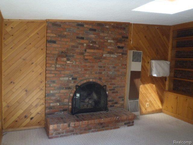 1613 Newcastle Road Grosse Pointe, MI 48236 - Photo 7 of 9 P9190753.JPG