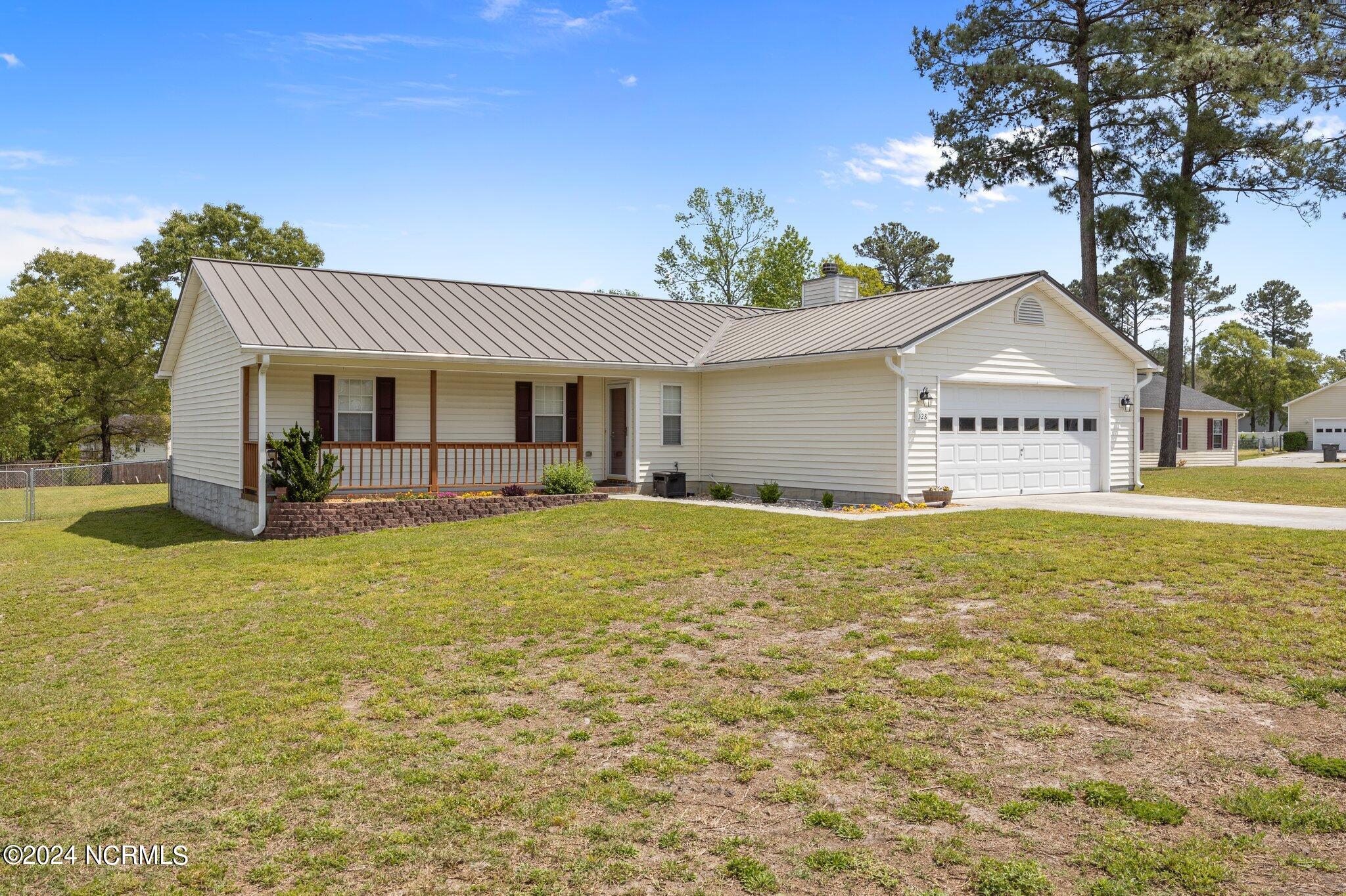 128 Fodder Drive Hubert, NC 28539 - Photo 2 of 28 4-web-or-mls-470A3314
