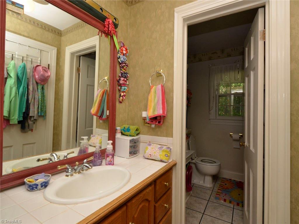 4374 Rustic Road Northwest Winston-Salem, NC 27106 - Photo 3 of 13 Gallery Image 3