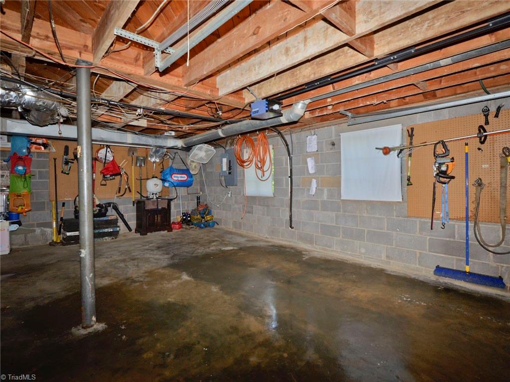 4374 Rustic Road Northwest Winston-Salem, NC 27106 - Photo 4 of 13 Gallery Image 4