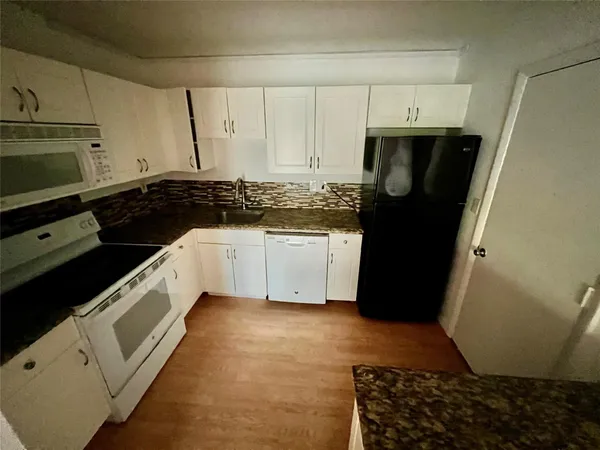 $2,000 | 760 Southeast 2nd Avenue, Unit C202, Deerfield Beach, FL 33441