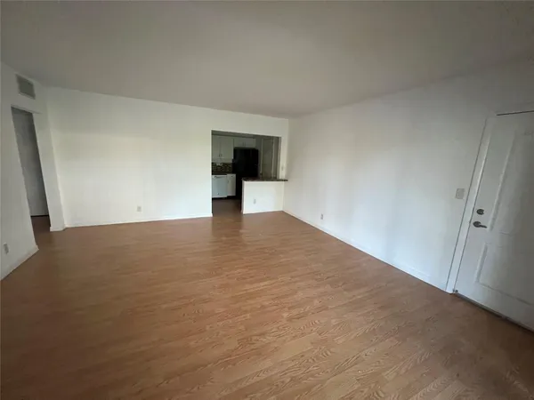 $2,000 | 760 Southeast 2nd Avenue, Unit C202, Deerfield Beach, FL 33441