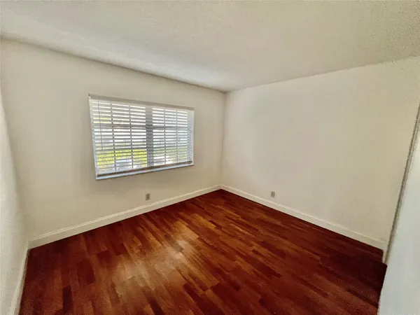 $2,000 | 760 Southeast 2nd Avenue, Unit C202, Deerfield Beach, FL 33441