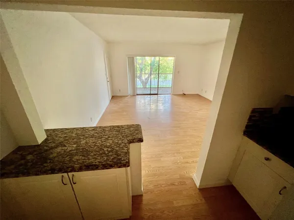 $2,000 | 760 Southeast 2nd Avenue, Unit C202, Deerfield Beach, FL 33441