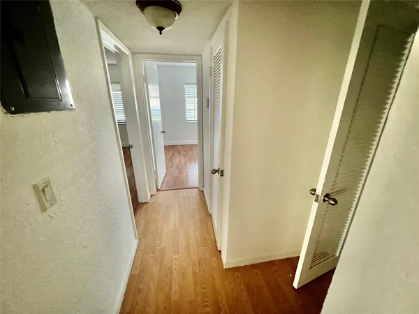 $2,000 | 760 Southeast 2nd Avenue, Unit C202, Deerfield Beach, FL 33441