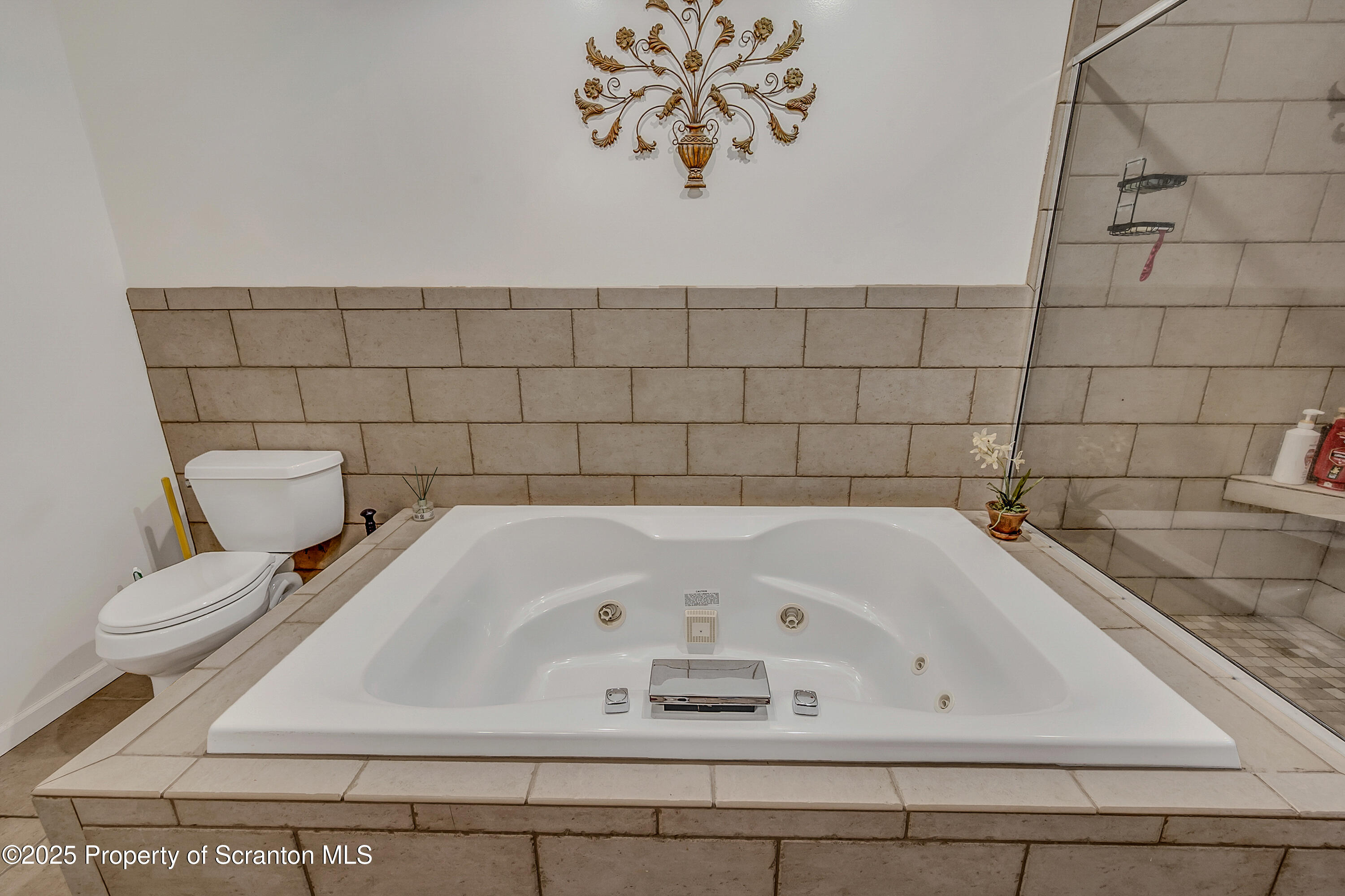 1001 Griggs Street Clarks Summit, PA 18411 - Photo 42 of 55 a bathroom with a bathtub