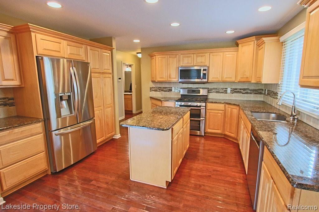 19913 Mapleton Drive Macomb, MI 48044 - Photo 2 of 40