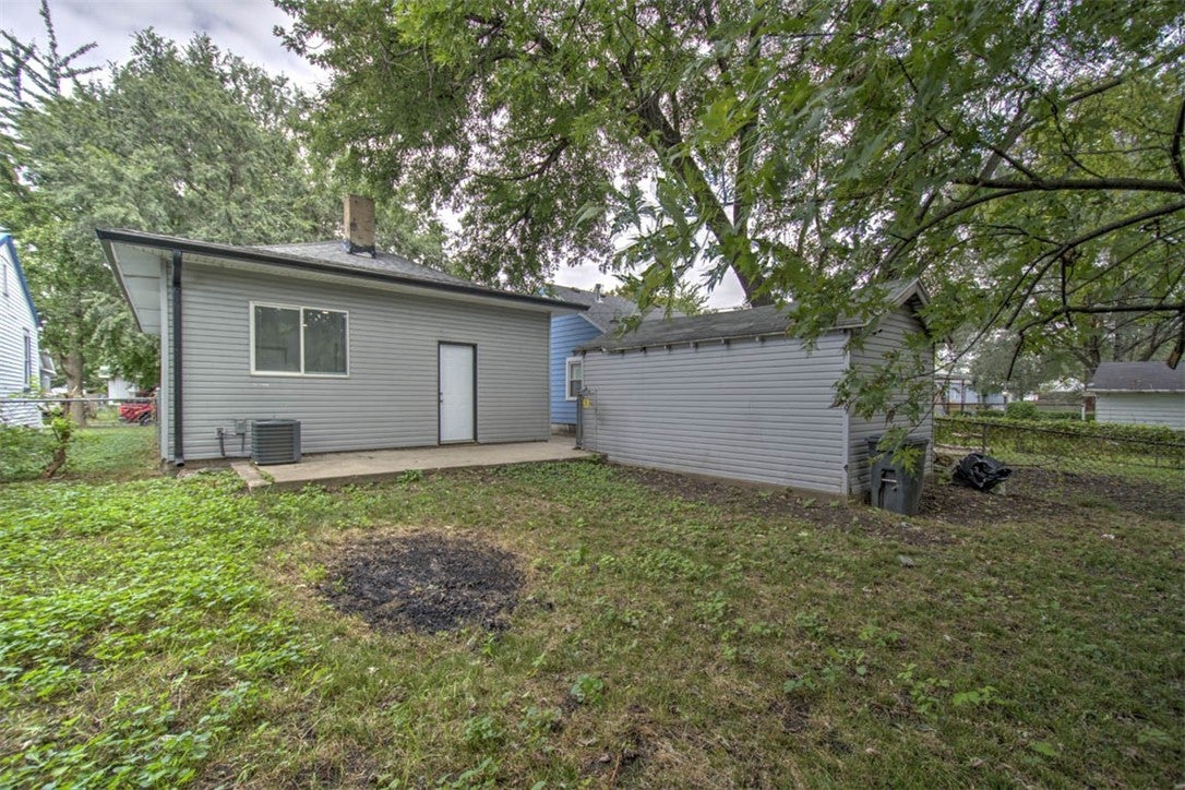 2325 East William Street Decatur, IL 62521 - Photo 17 of 19 Gallery Image 17