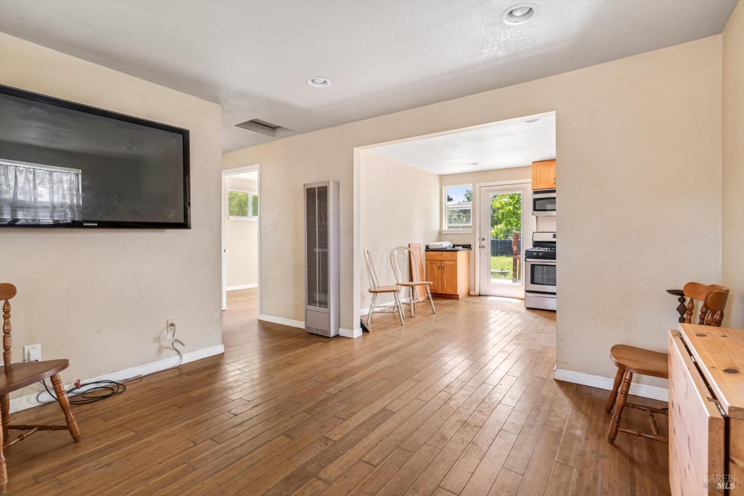 3966 Golden Gate Avenue Santa Rosa, CA 95407 - Photo 5 of 19
