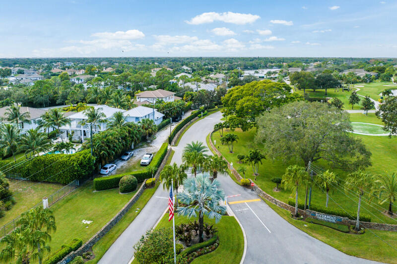 8918 Southeast Riverfront Terrace Jupiter, FL 33469 - Photo 41 of 43 a view of a city