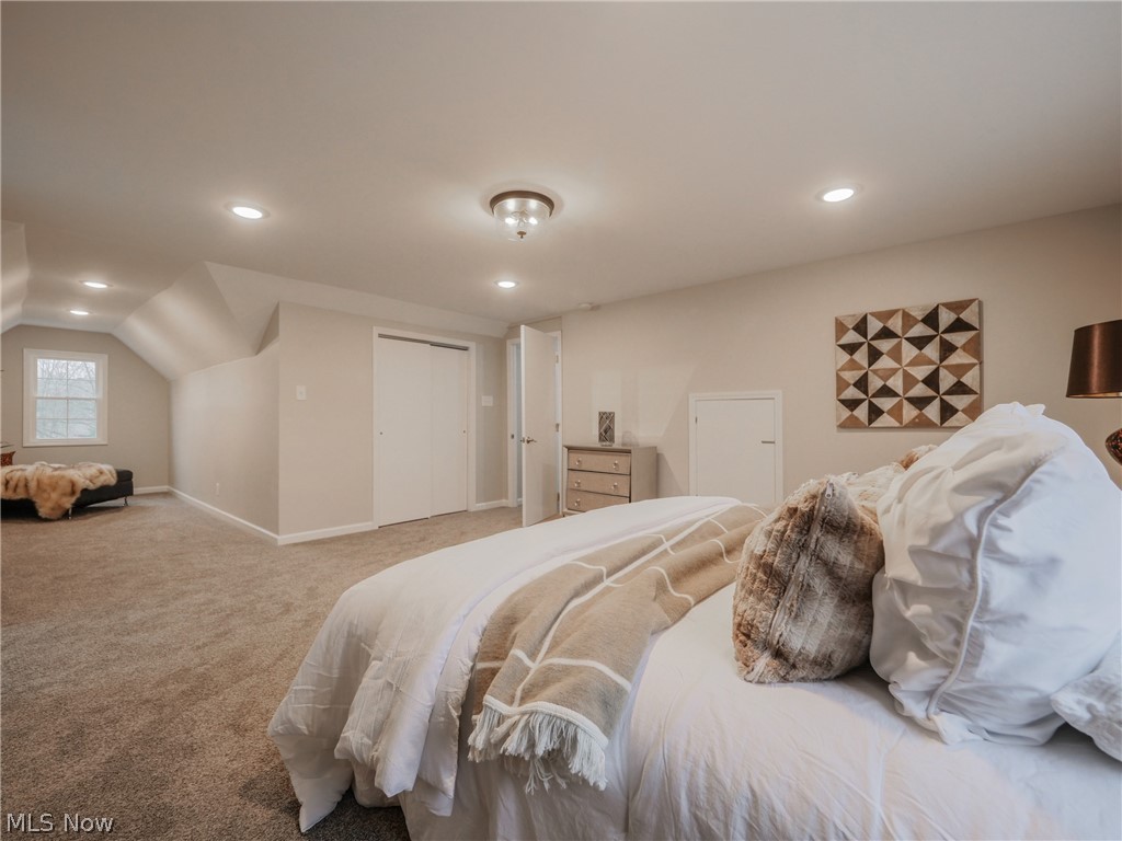 3232 Berkeley Road Cleveland, OH 44118 - Photo 23 of 33 2nd Floor Bedroom with view of extra seating area