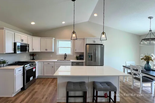 $449,800 | 1821 Redbud Circle, Eldridge, IA 52748