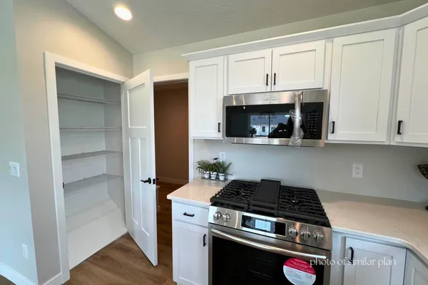 $449,800 | 1821 Redbud Circle, Eldridge, IA 52748