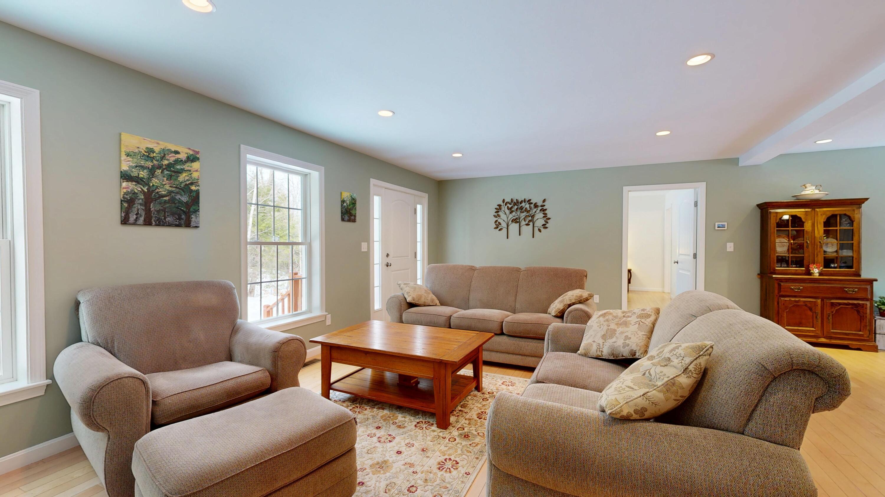 141 Bradbury Road Lewiston, ME 04240 - Photo 20 of 101 Living Room