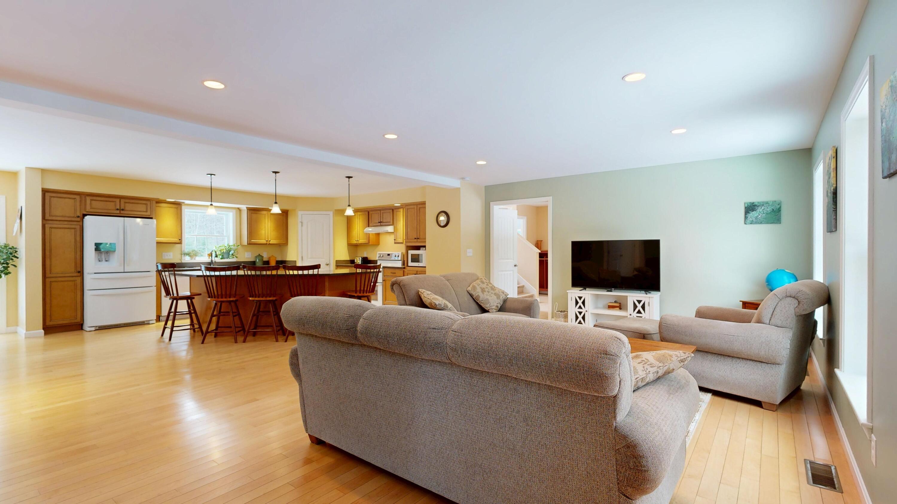 141 Bradbury Road Lewiston, ME 04240 - Photo 24 of 101 Living Room