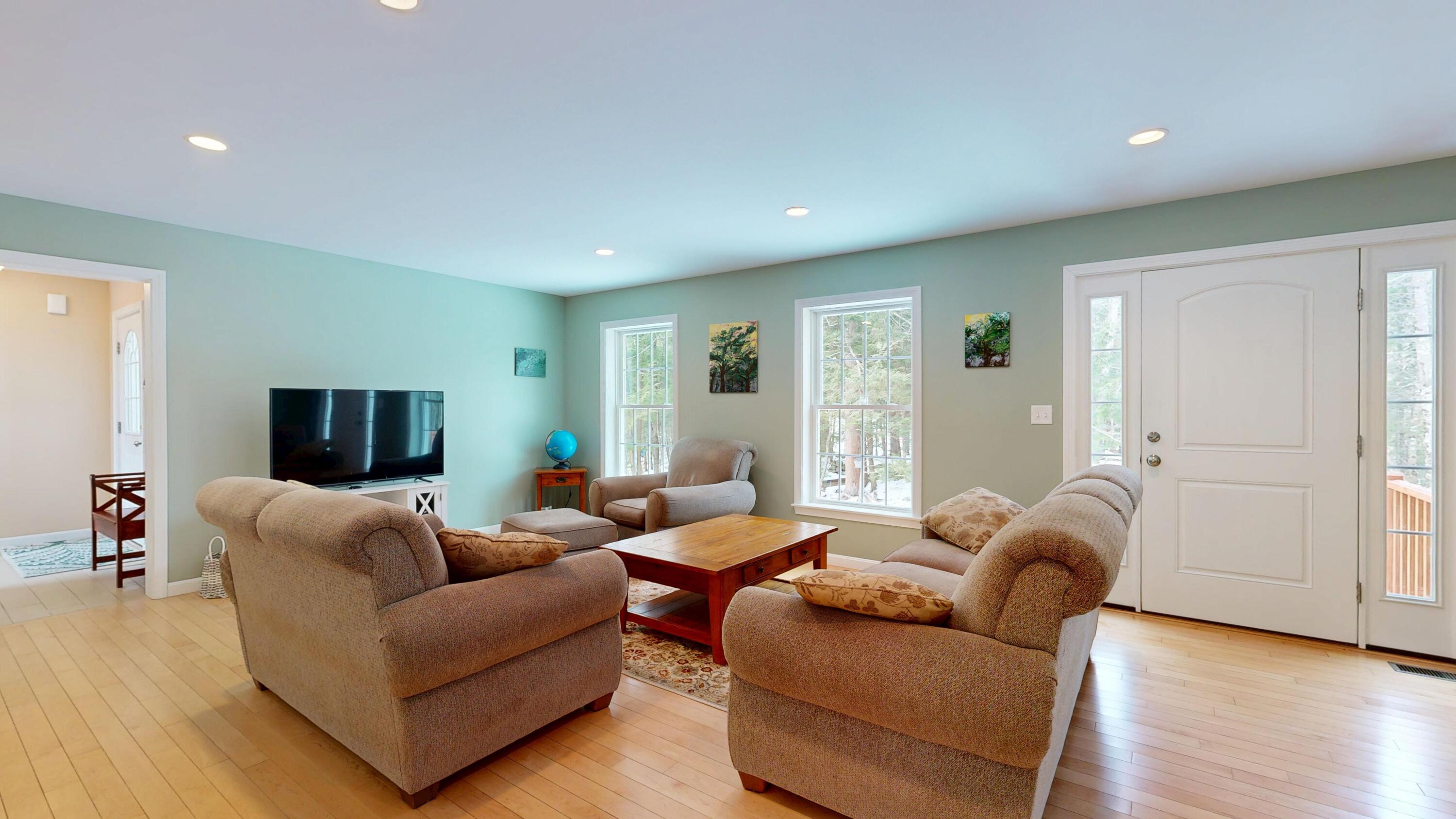 141 Bradbury Road Lewiston, ME 04240 - Photo 25 of 101 Living Room